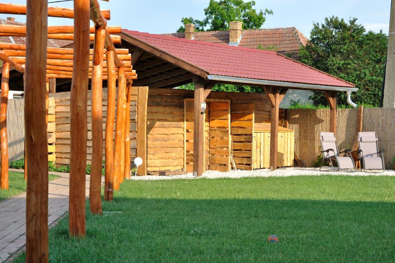 Tisza Topic Poroszló Buitenkant foto